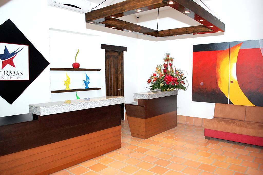 בוגה Chrisban Hotel Boutique מראה חיצוני תמונה